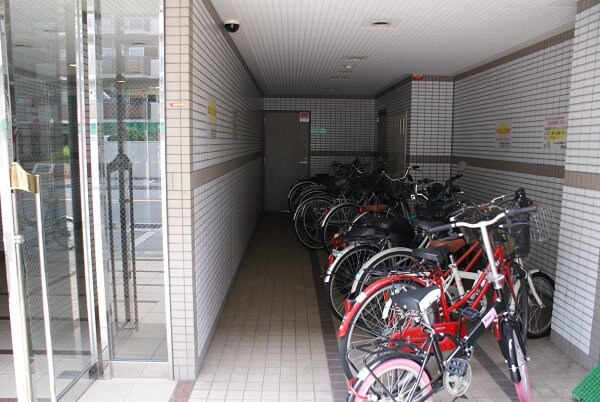 建物設備(駐輪場・エントランス)