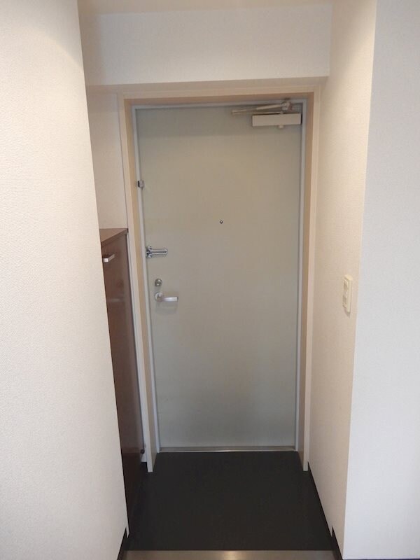 物件内観写真2　(玄関)