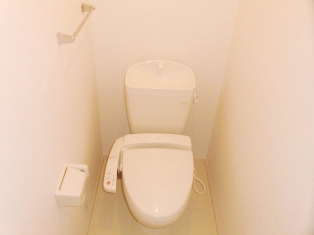 物件内観写真9　(温水洗浄便座付きトイレ)