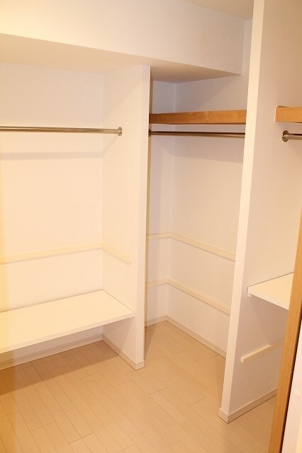 物件内観写真9　(ウォークインクローゼット)