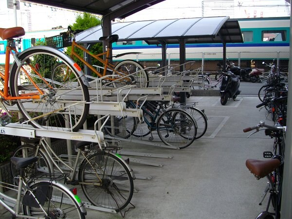 物件内観写真13　(駐輪場)