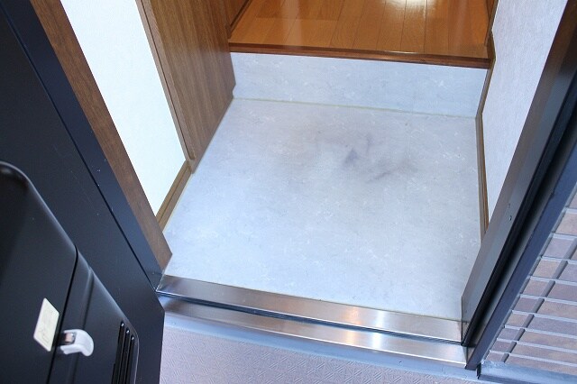 物件内観写真3　(玄関)