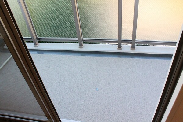 バルコニー(洗濯スペースも充分です！)