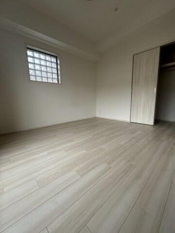 物件内観写真19　(カラーパターン偶数階:ホワイト基調 奇数階:ブラウン基調)