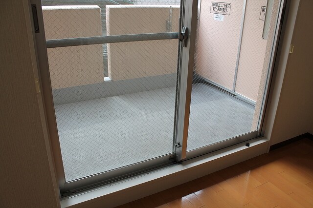 物件内観写真8　(洗濯スペースも充分です！)