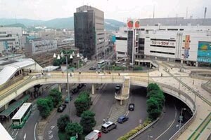 物件外観写真5　(JR高槻駅（500m）)