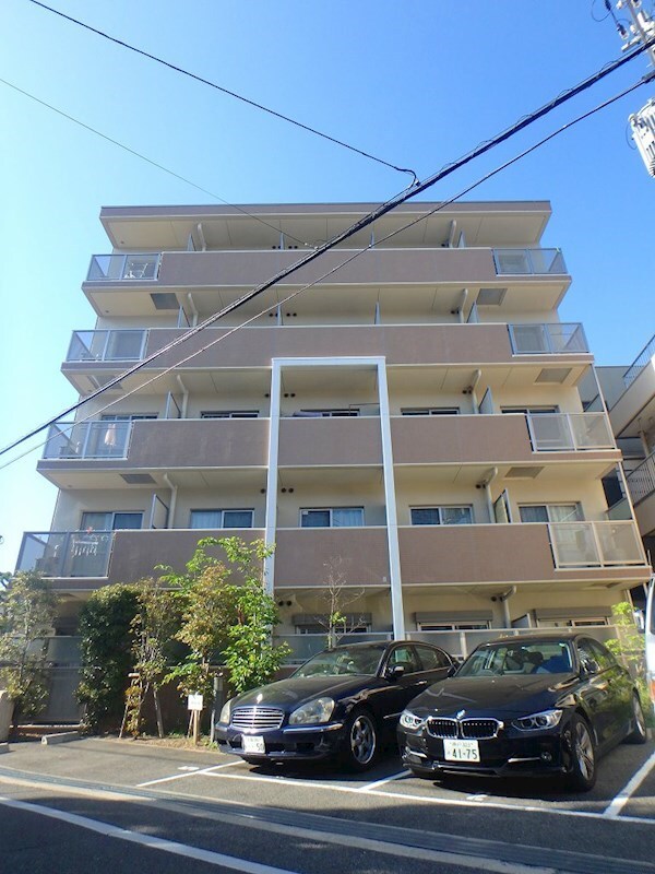 ファミーユ千里山西の物件外観写真