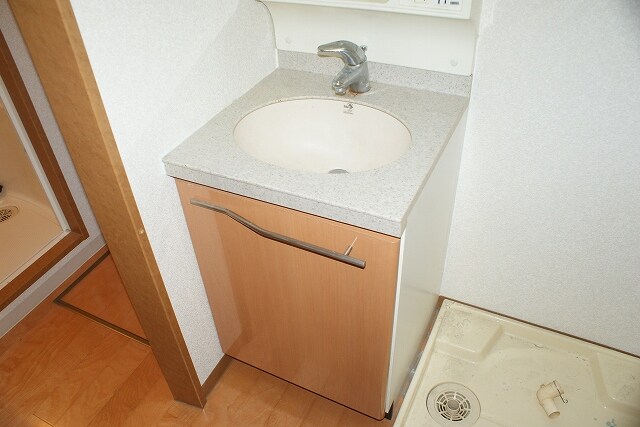 物件内観写真9　(独立洗面台)