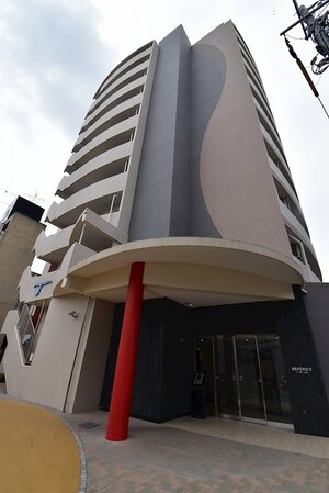 セレニテ江坂ルフレ外観写真