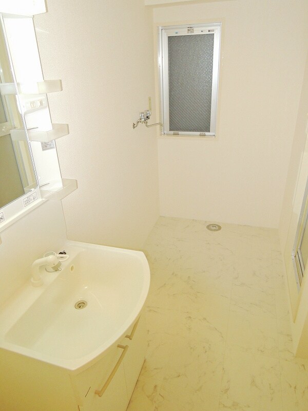 物件内観写真12　(室内洗濯機置場)