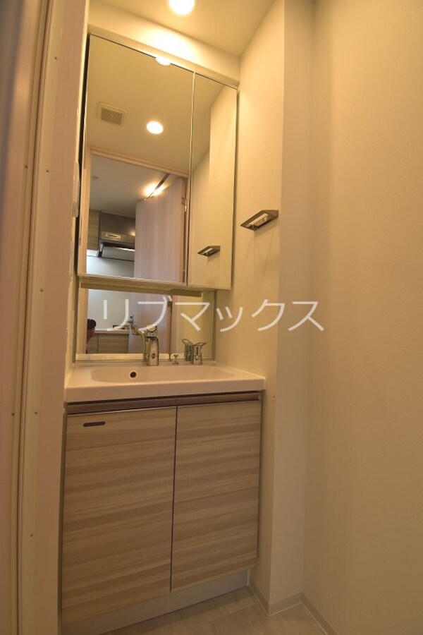 独立洗面台
