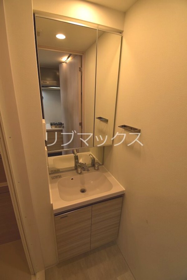 独立洗面台