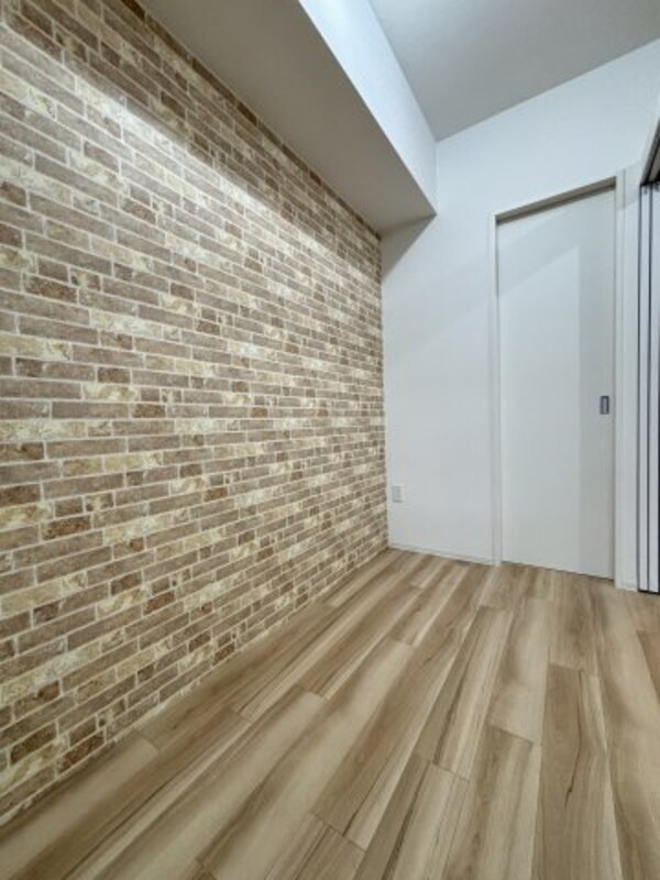 寝室(壁紙の色は部屋によって違います。)