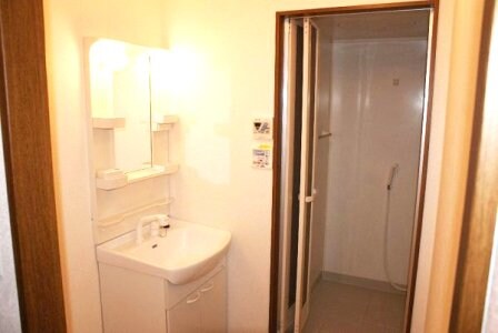 物件内観写真8　(独立洗面台)