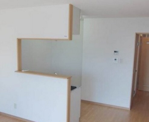 物件内観写真3　(別号室写真)