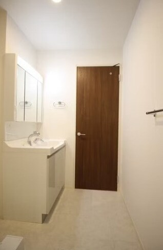 物件内観写真8　(別号室写真)