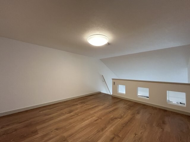 物件内観写真18　(別号室写真)