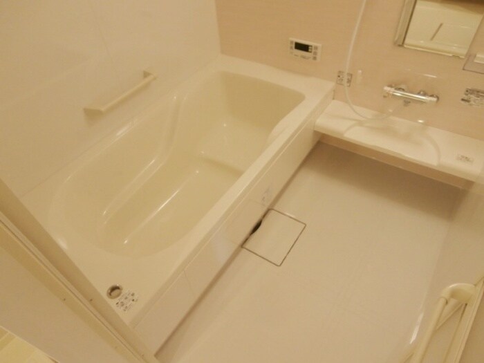 物件内観写真5　(別号室写真)