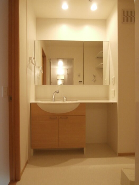 物件内観写真6　(別号室写真)