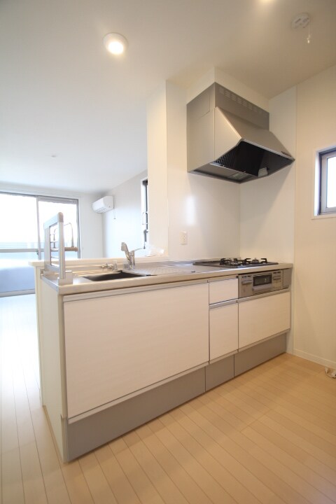 物件内観写真4　(別号室写真)