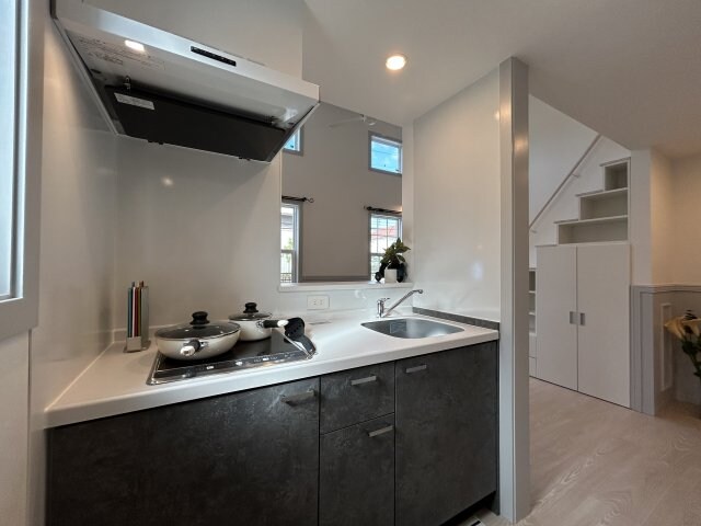 物件内観写真5　(別号室写真)