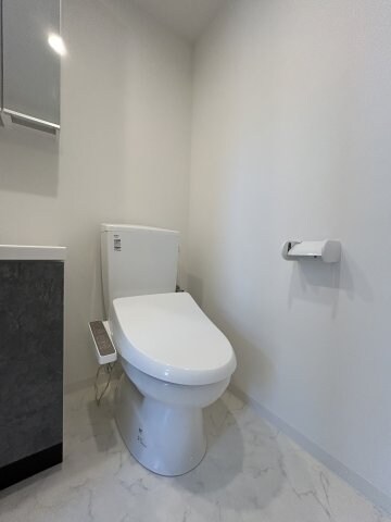 物件内観写真11　(別号室写真)