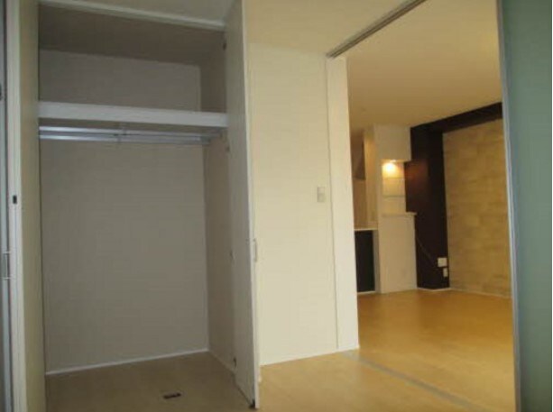 物件内観写真11　(別号室写真)