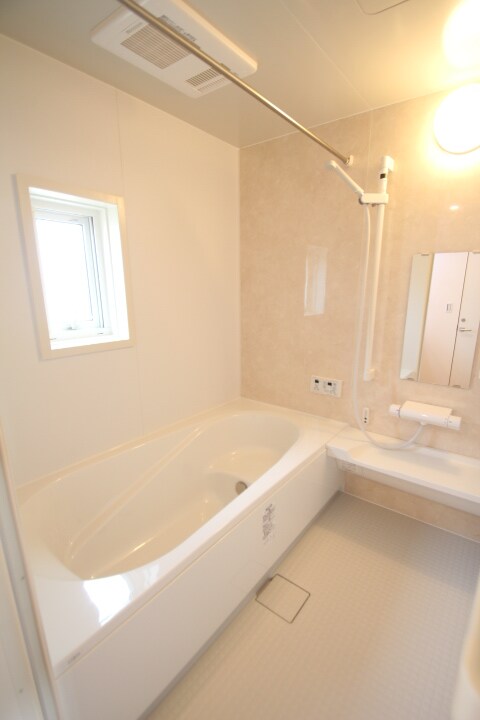 物件内観写真5　(別号室写真)