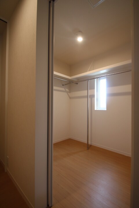 物件内観写真8　(別号室写真)