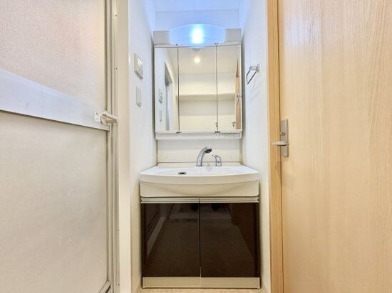 物件内観写真8　(ファミリｰマｰト 岡山東古松店（257m）)