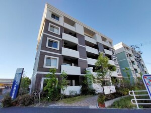 Ｓｈａｌｌｏｗ　Ｇａｒｄｅｎ　A棟外観写真