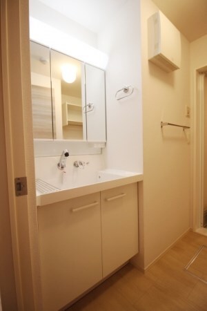 物件内観写真8　(別号室写真)