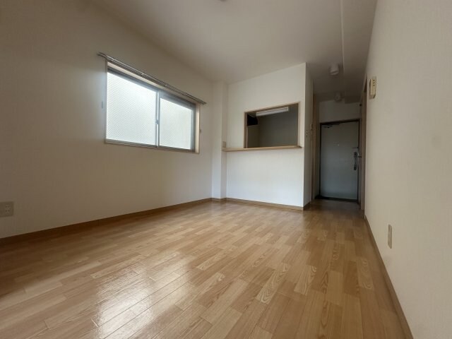 物件内観写真4　(別号室写真)