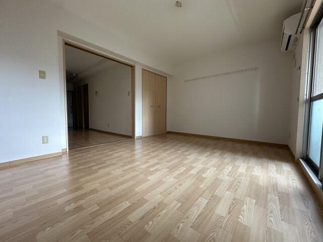 物件内観写真20　(別号室写真)