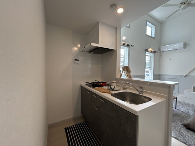 物件内観写真5　(別号室写真)