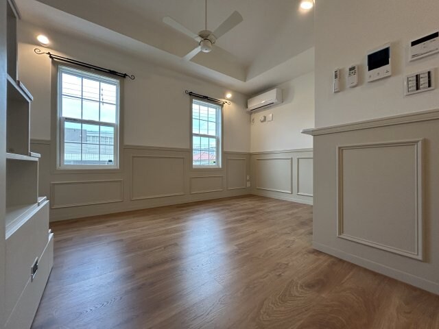 物件内観写真4　(別号室写真)