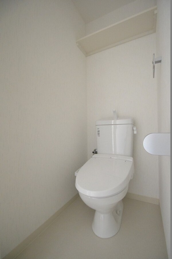 トイレ(※同物件別部屋参考写真)