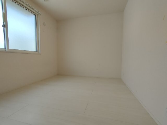 物件内観写真16　(別号室写真)