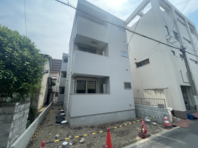 REGALEST 医大前