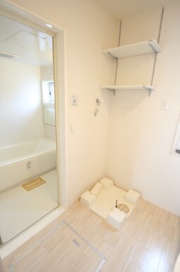 物件内観写真8　(別号室写真)