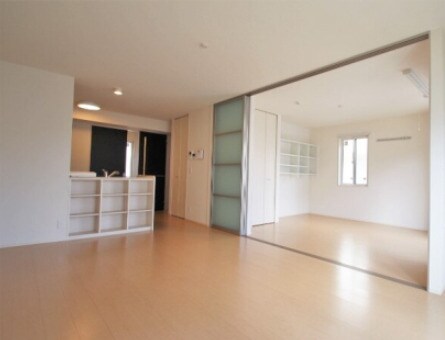 物件内観写真10　(別号室写真)