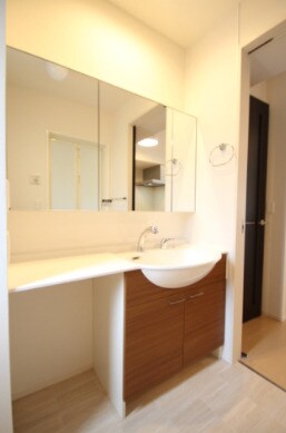 物件内観写真13　(別号室写真)