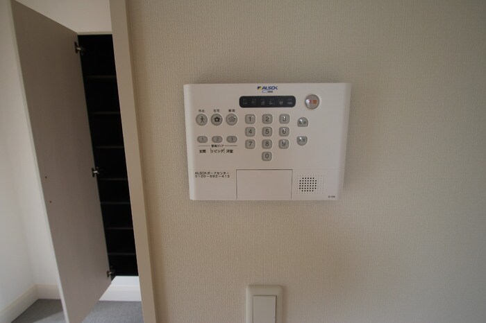 物件内観写真16　(別号室写真)