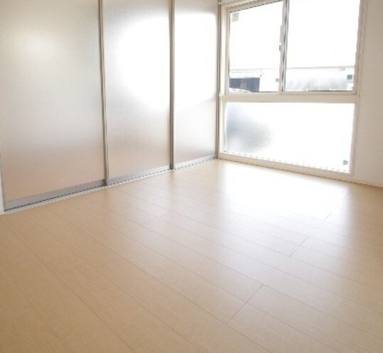 物件内観写真9　(別号室写真)