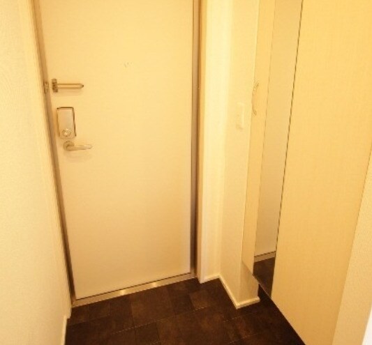 物件内観写真11　(別号室写真)