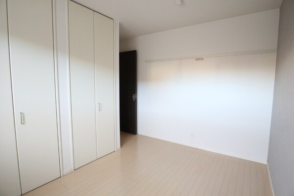 寝室(※別号室参考写真)