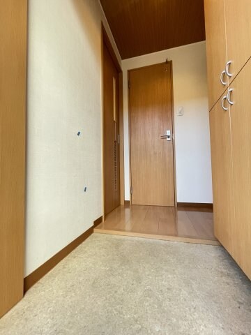 物件内観写真4　(別号室写真)