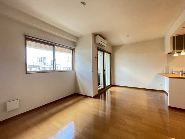 物件内観写真6　(別号室写真)