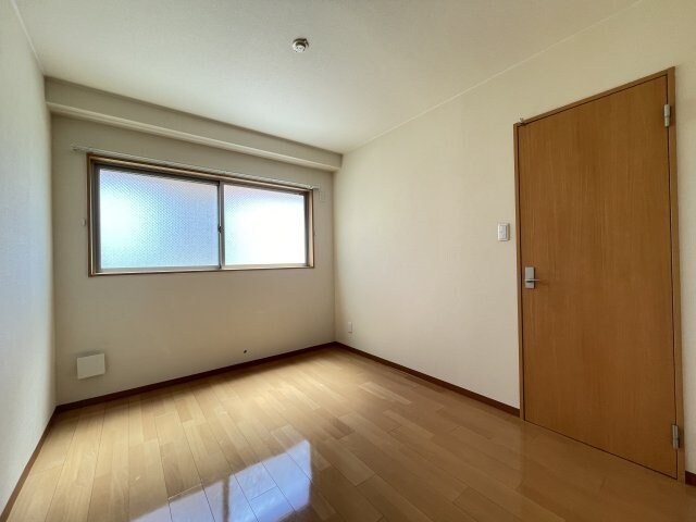 物件内観写真7　(別号室写真)