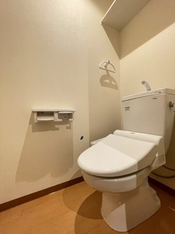 物件内観写真9　(別号室写真)